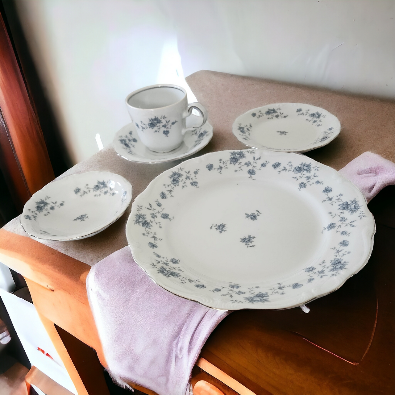 Johann Haviland Blue Garland Thailand Traditions 5 Piece Place Setting