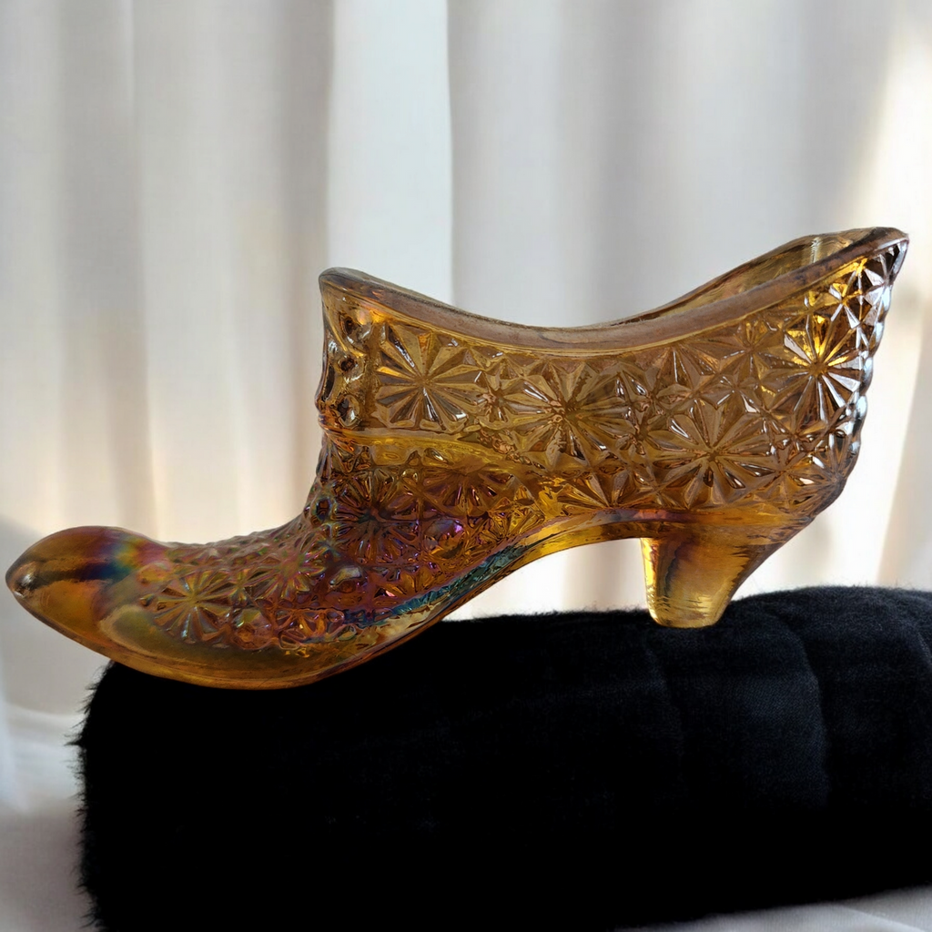 L.E. Smith Amber Gold Daisy & Button Carnival Glass Slipper Vase