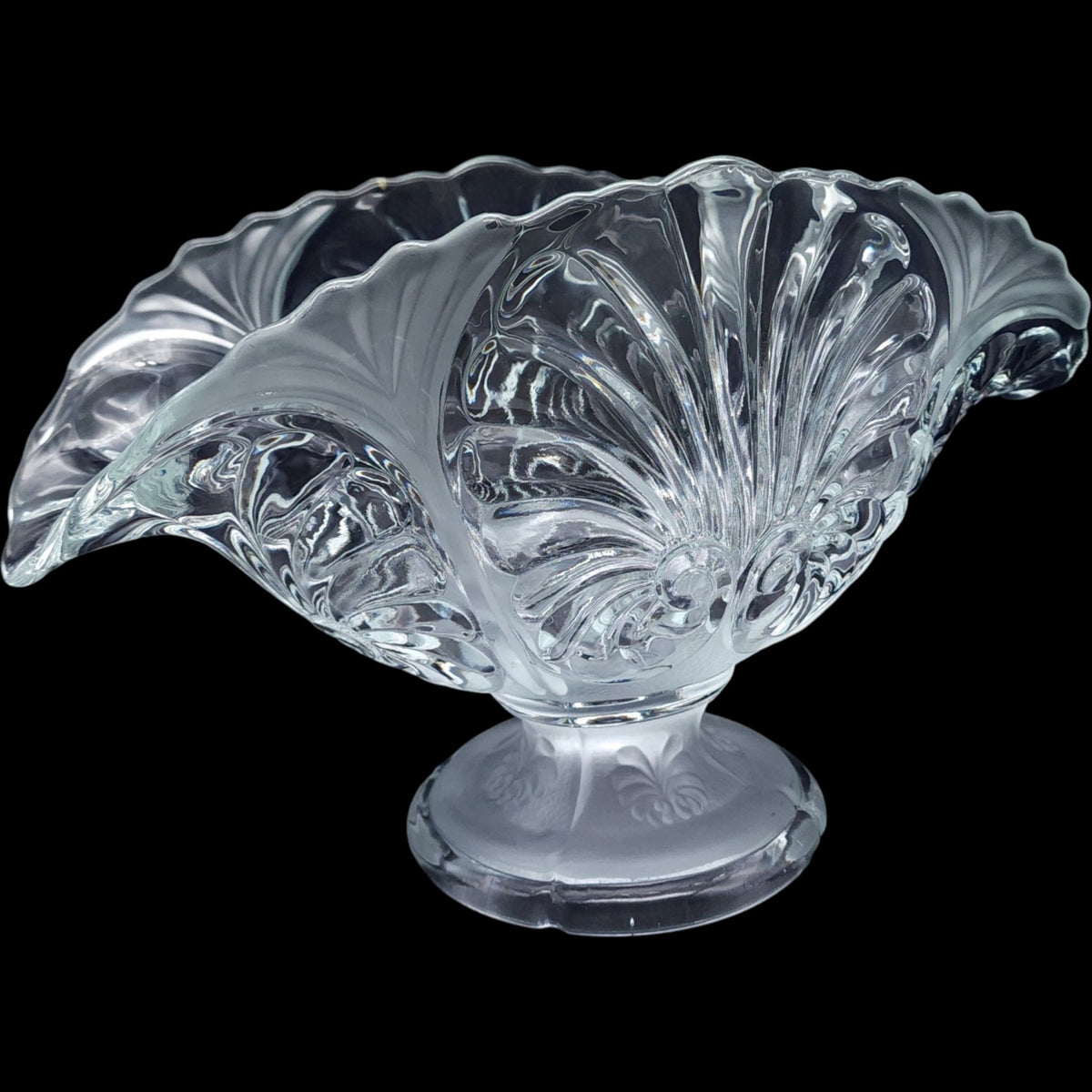 LIBS Glass of Bohemia Frosted and Clear Glass Shell Pedestal Centerpiece Bowl