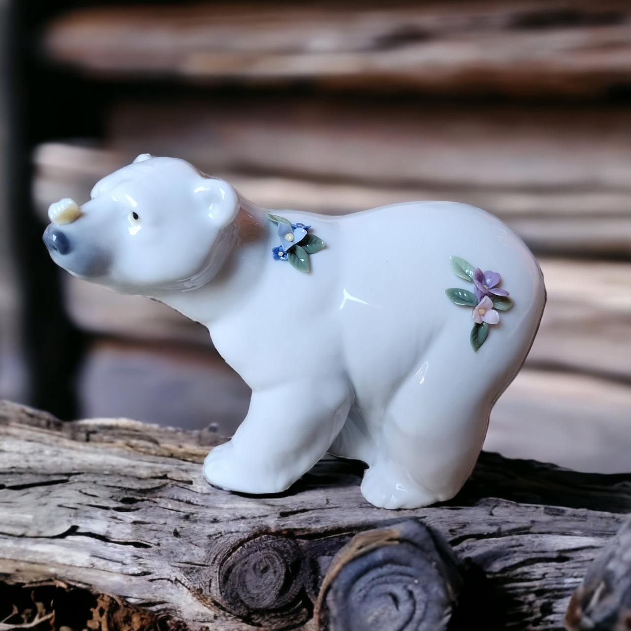 Lladro Animals-Wild Attentive Polar Bear With Flowers Figurine Collectible Boxed