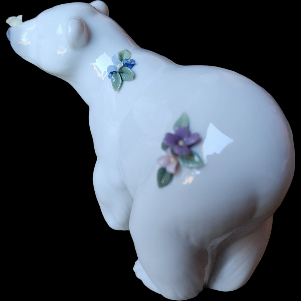 Lladro Animals-Wild Attentive Polar Bear With Flowers Figurine Collectible Boxed