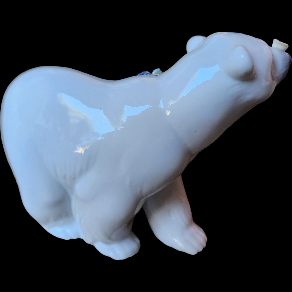 Lladro Animals-Wild Attentive Polar Bear With Flowers Figurine Collectible