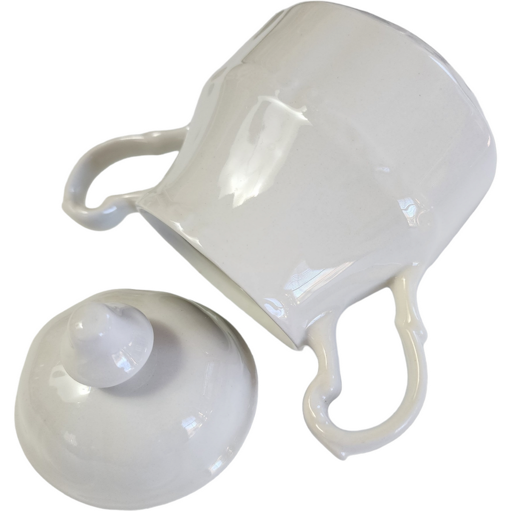 Meakin J & G Sterling Colonial All White Scalloped Sugar Bowl & Lid