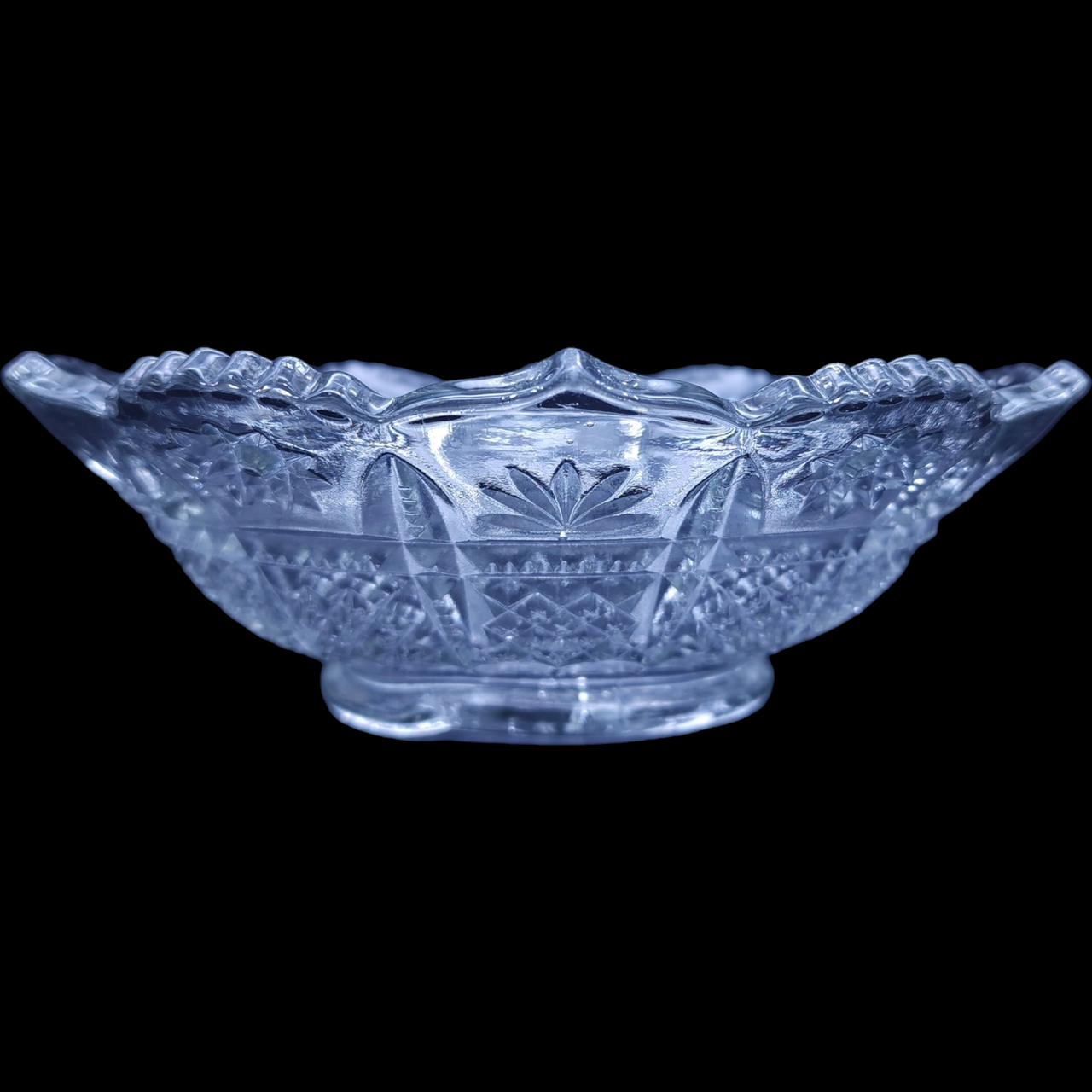 Model Flint Banded Star and Fan Clear Round Bowl
