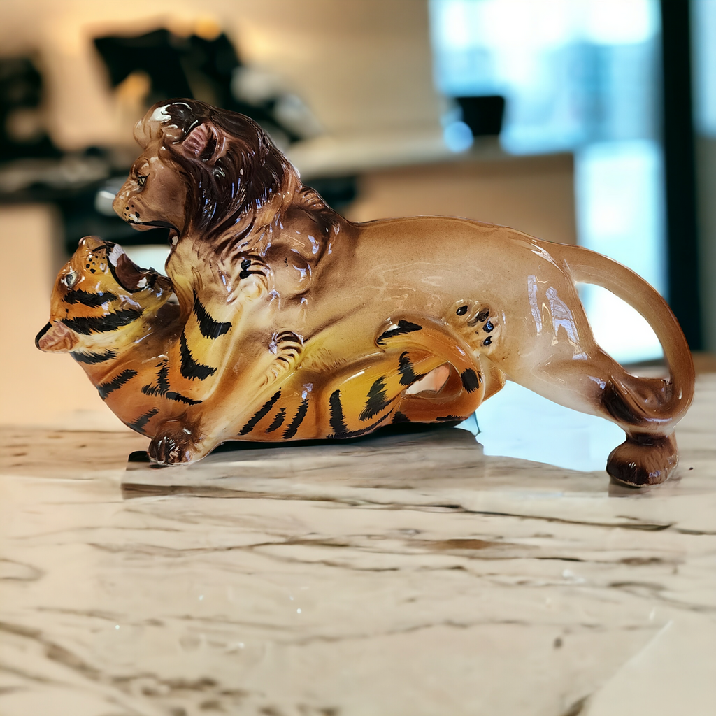 Original Dee Bee Hand Painted Ceramic Fighting Lion Tiger Figurine Japan
