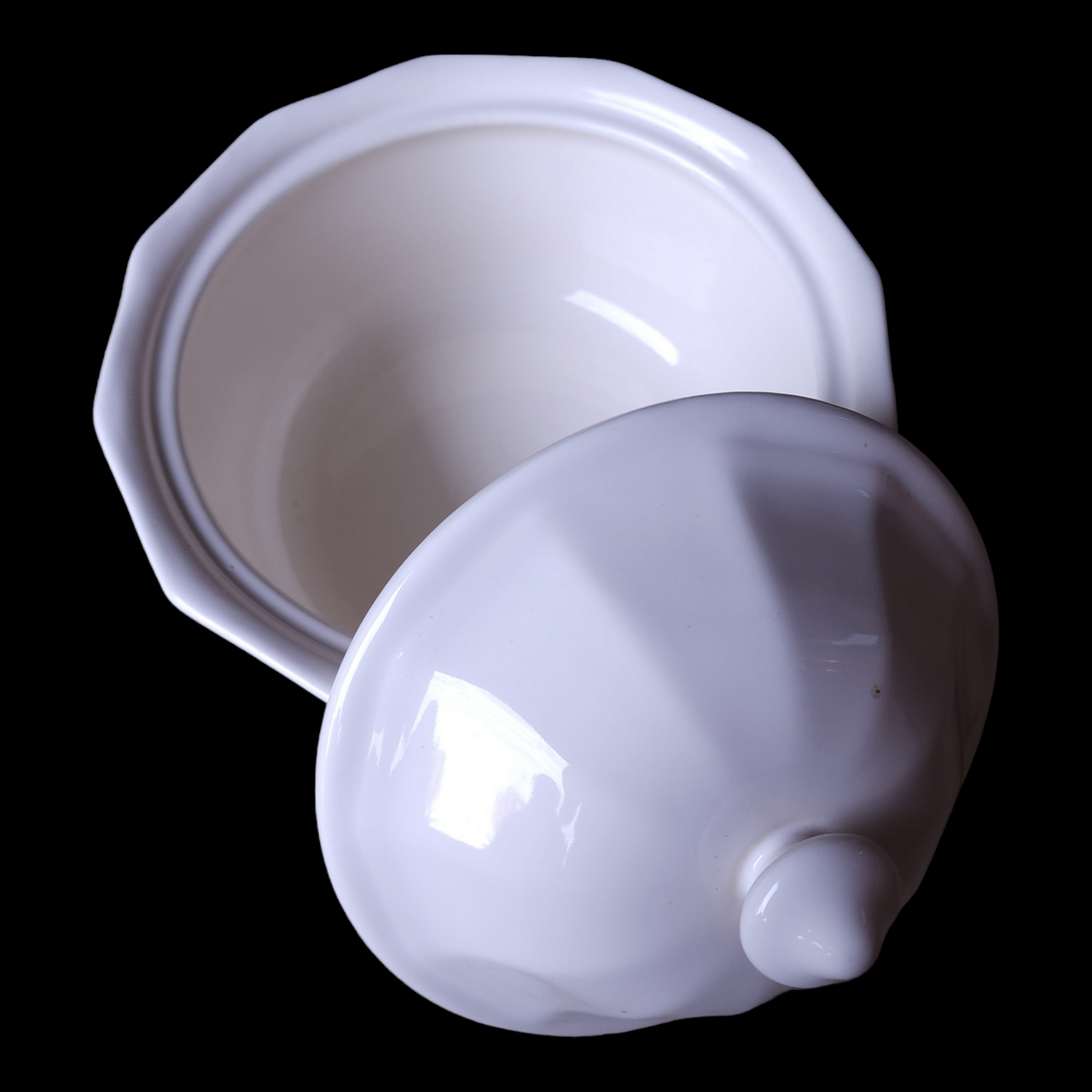 Pfaltzgraff 2 Qt Round Heritage White Stoneware Multisided Covered Casserole