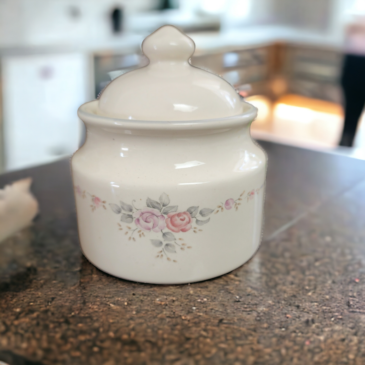 Pfaltzgraff Trousseau Ivory Pink & Purple Rose Decor Gray Band  Sugar Bowl & Lid