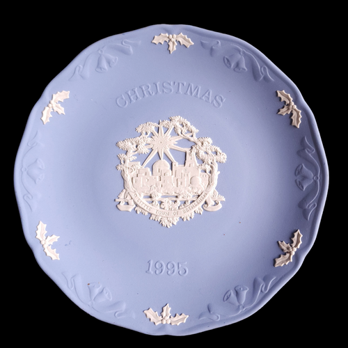 Wedgwood Jasperware Victorian Christmas Traditions Angels Plate 1995