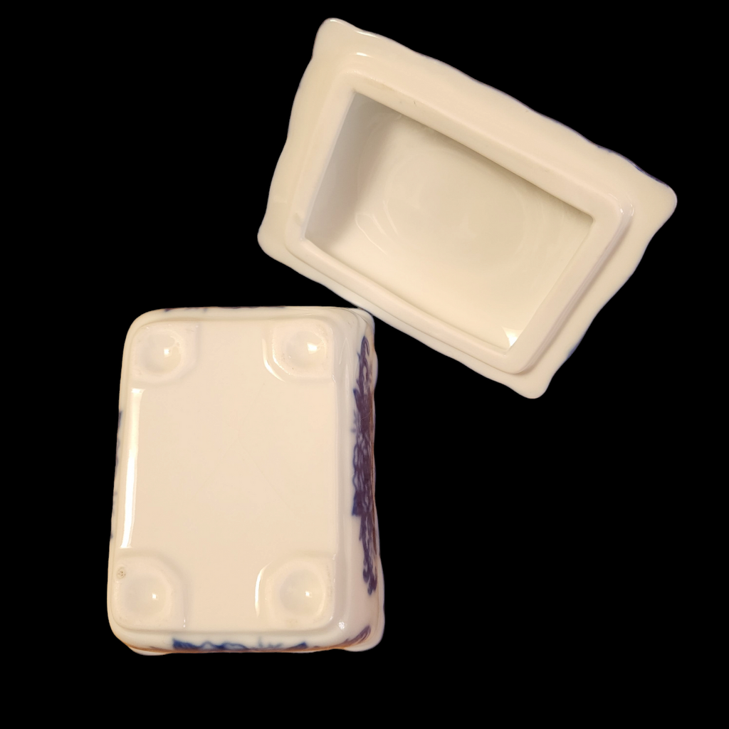 Cracker Barrel Blue And White Rectangular Box with Lid