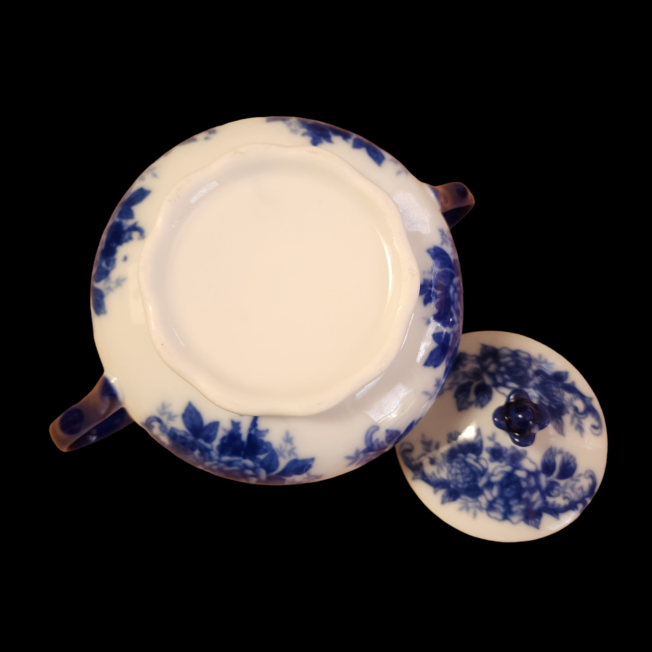 Cracker Barrel Blue And White Sugar Bowl & Lid