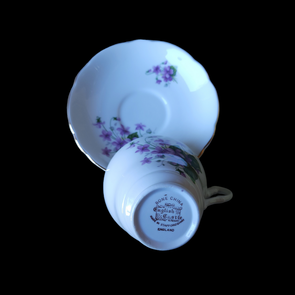 English Castle Purple Violets Green Leaves Scallop Teacup & Saucer Set