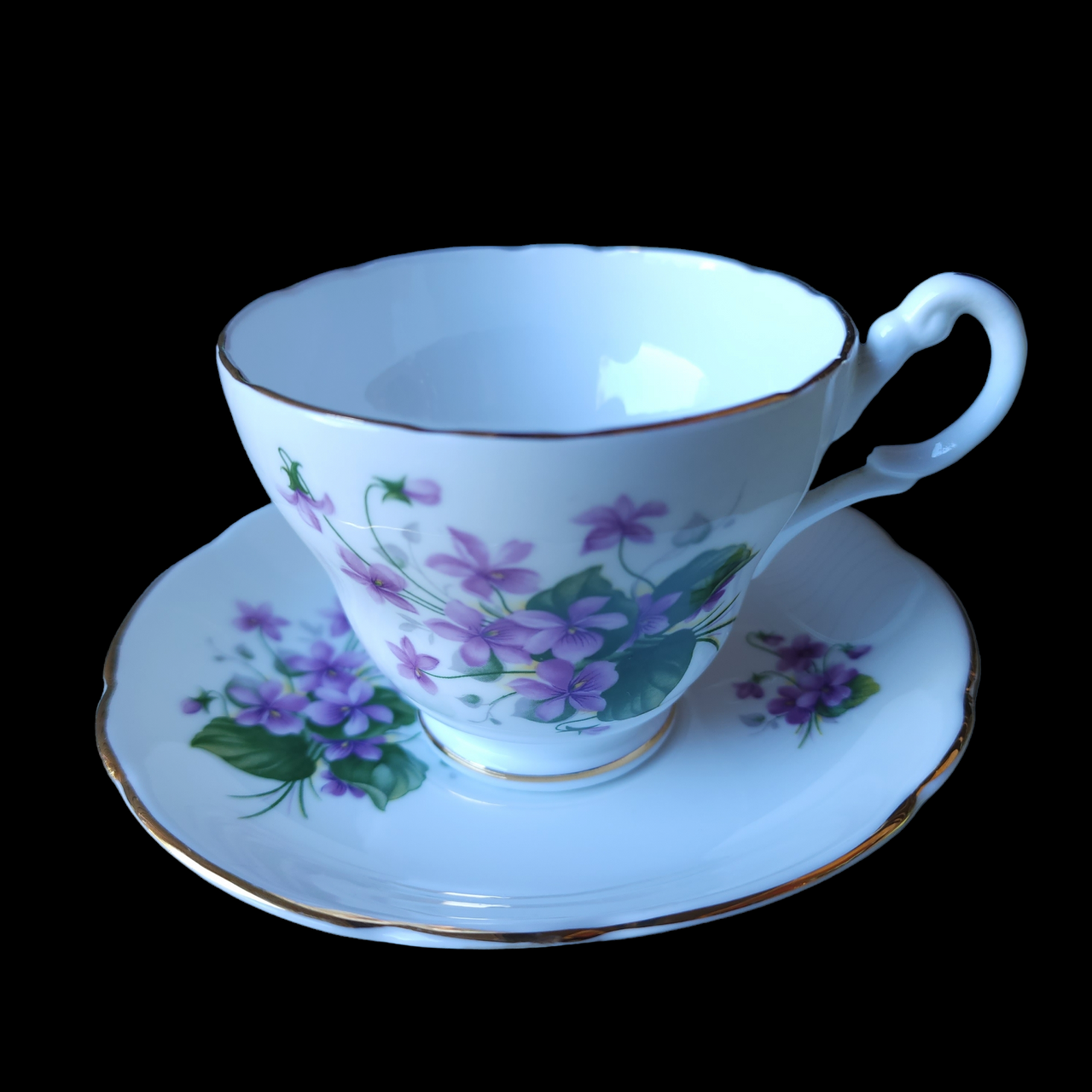 English Castle Purple Violets Green Leaves Scallop Teacup & Saucer Set