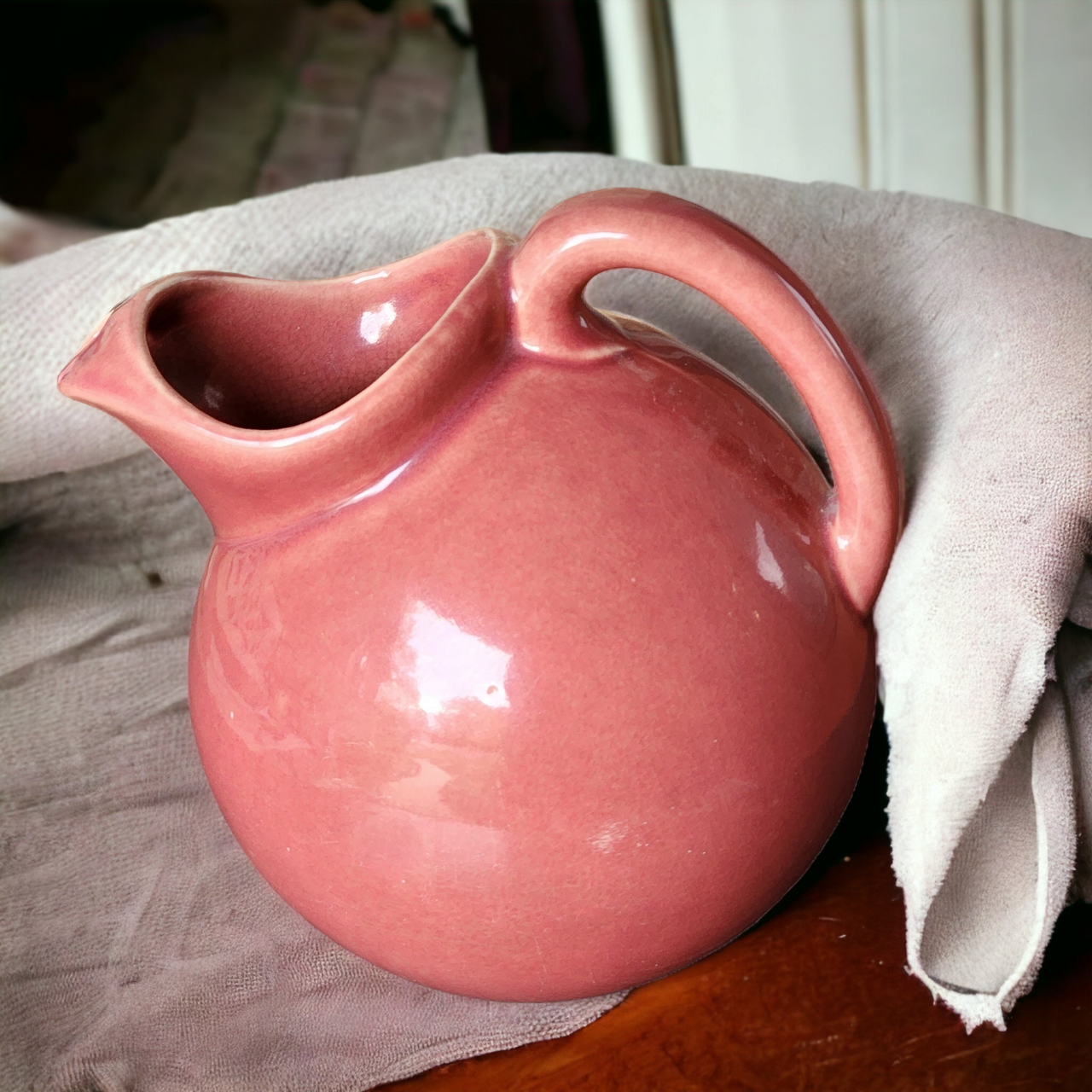 80 Oz USA Pottery Harlequin Rose Pink Ball Jug with Ice Lip Homer Laughlin