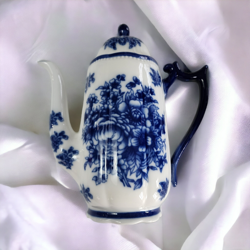 Basic Porcelana Home Essentials Wall Pocket Teapots Blue-and-White Set of 3