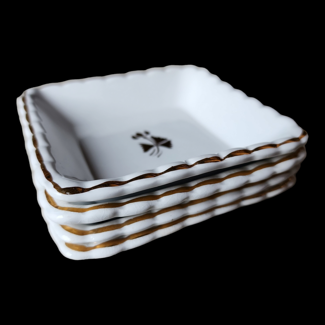 Powell, Bishop & Stonier Royal Ironstone Tea Leaf Center And Trim Farmhouse Nappy