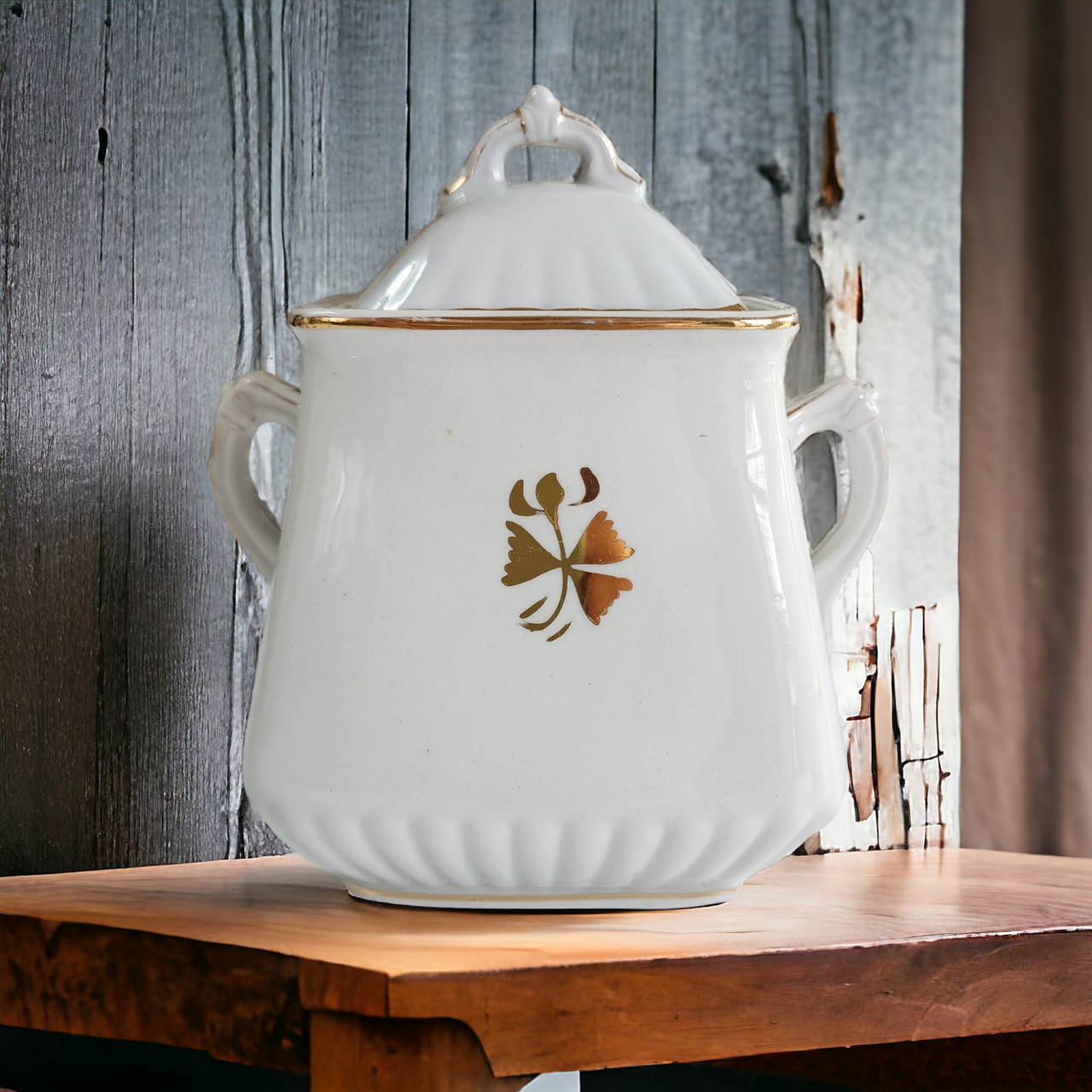 Powell Bishop & Stonier Royal Ironstone Tea Leaf Center And Gold Trim Farmhouse Sugar Bowl