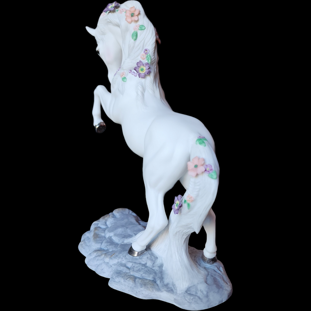 Princeton Gallery Unicorns Love's Majesty Figurine Collectible Boxed