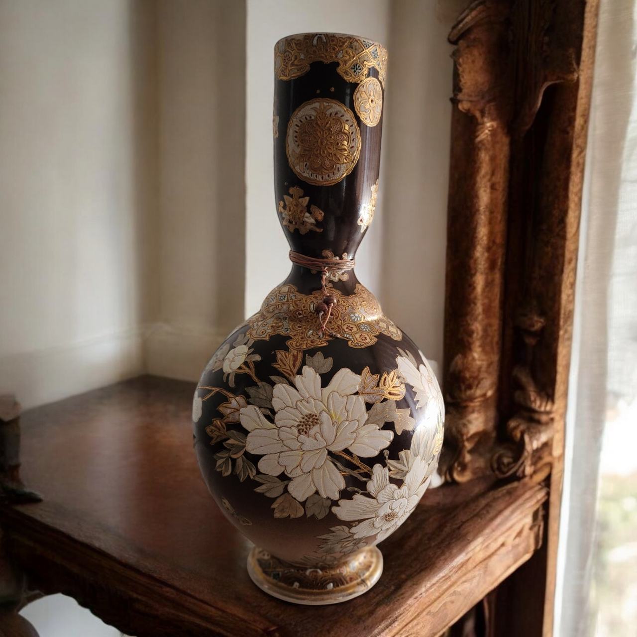 Qianlong Qing Dynasty Lotus Butterfly Motif Gold Gilded Porcelain Vase