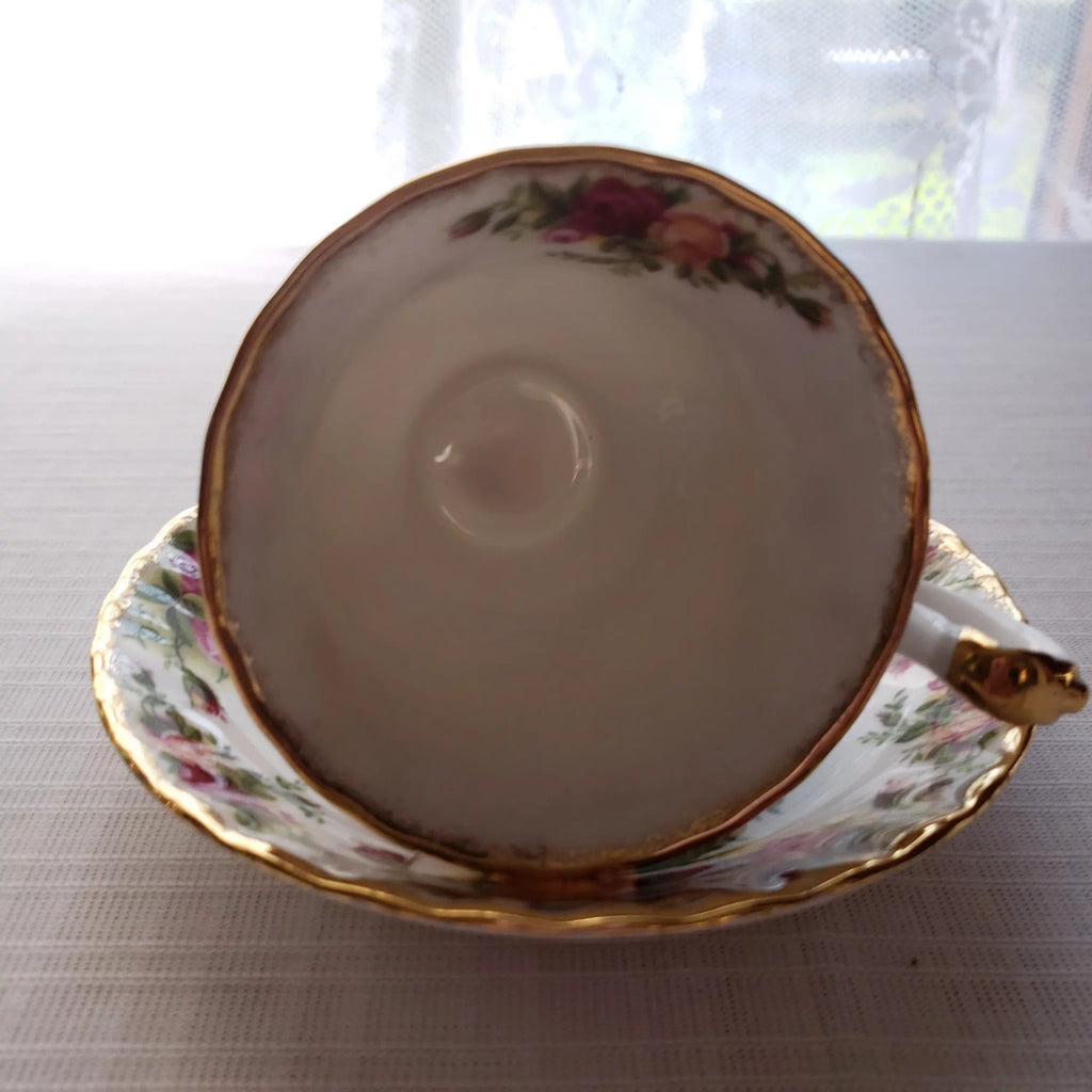 ROYAL ALBERT Old Country Roses Footed Cup & Saucer Set
