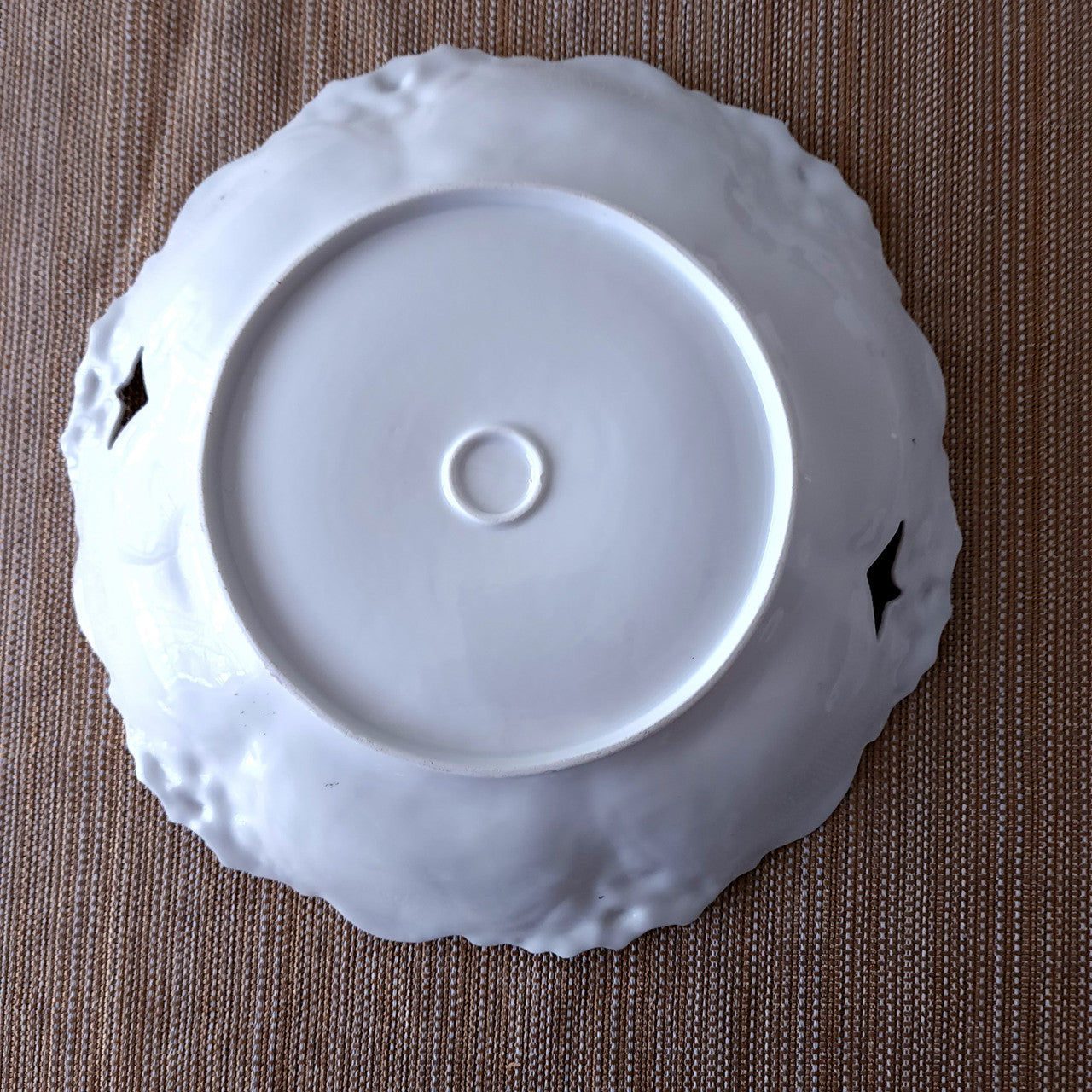 Reinhold Schlegelmilch R.S. Prussia Lily Mold, Floral Pattern in the Center Master Bowl
