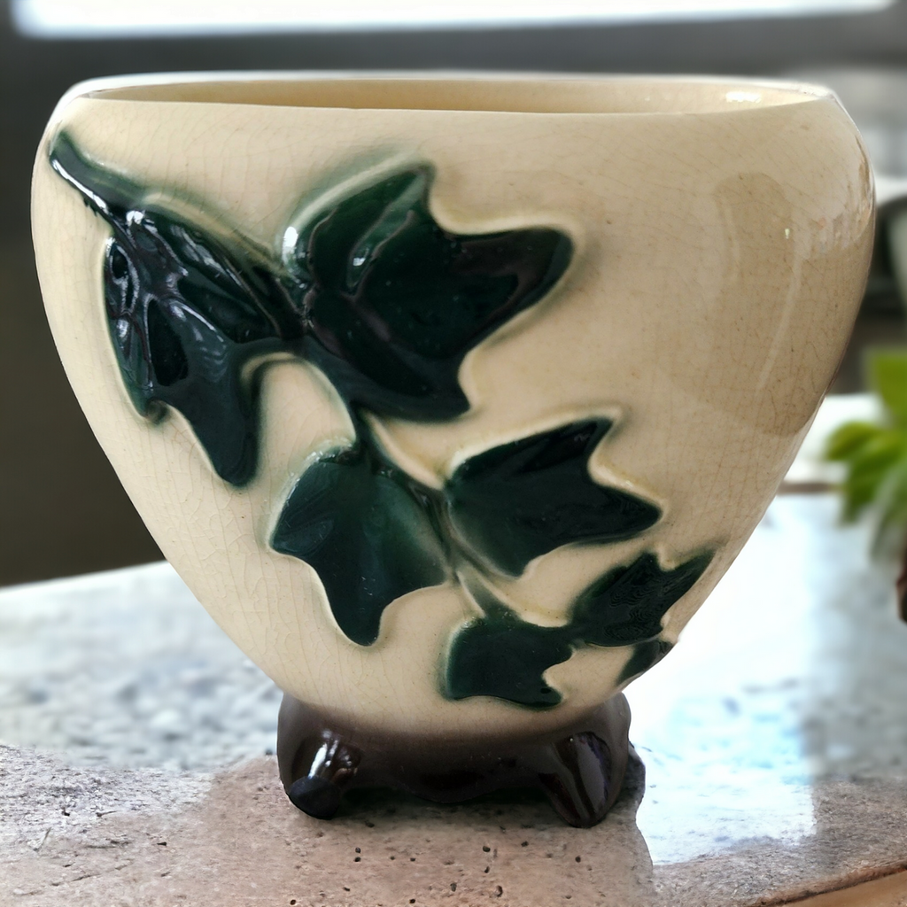 Royal Copley Green English Ivy Leaf Footed Planter