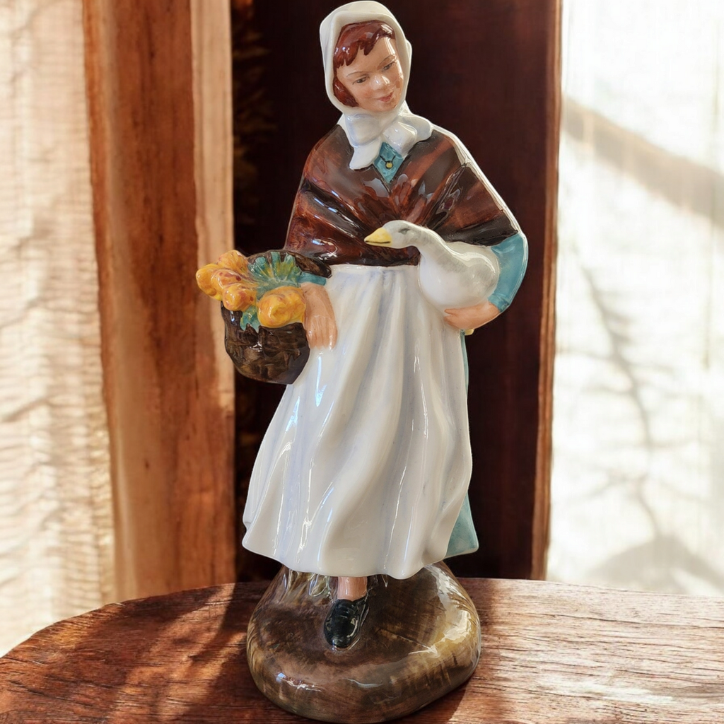 Royal Doulton Pretty Petites Ladies A Country Lass Figurine HN1991A No Box