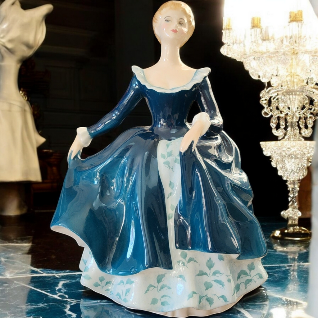 Royal Doulton Pretty Petites Ladies Janine Figurine HN5164 Box
