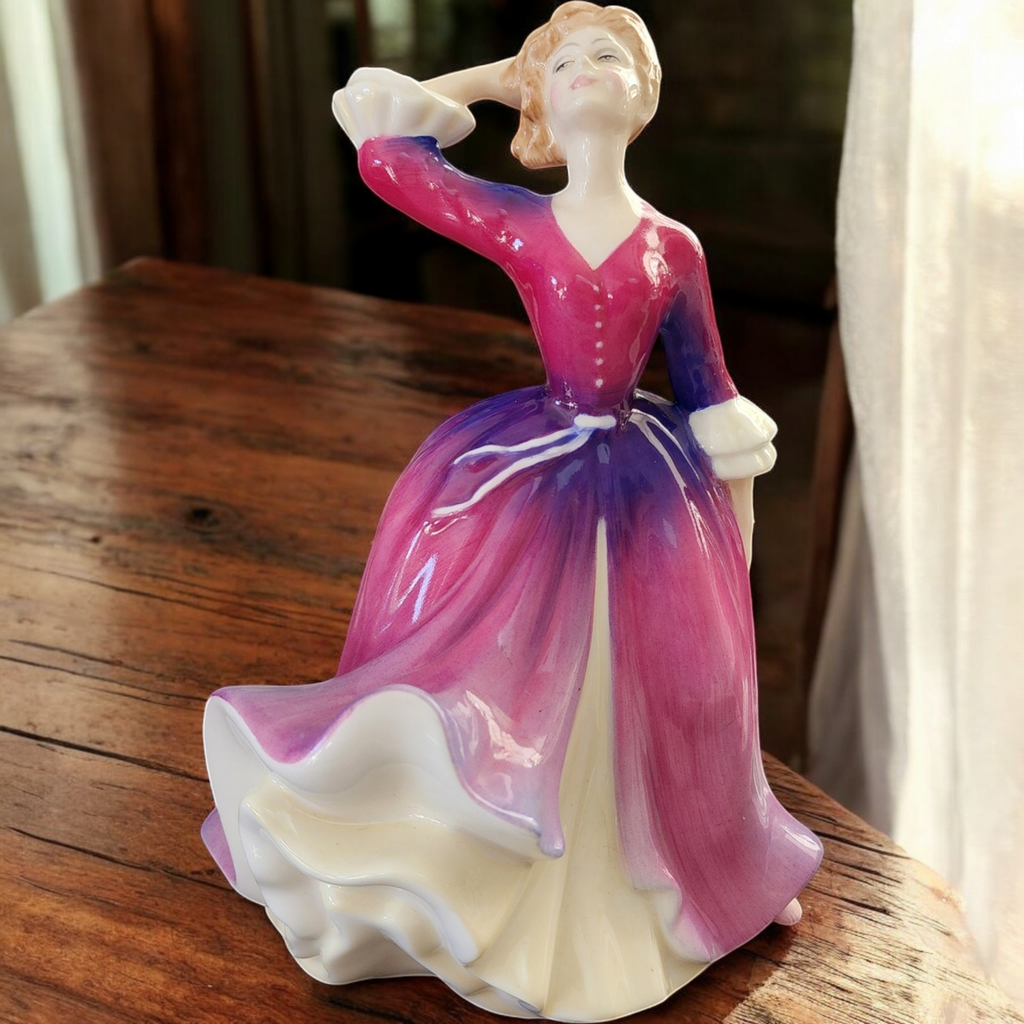 Royal Doulton Pretty Petites Ladies Melissa Figurine HN2467 No Box