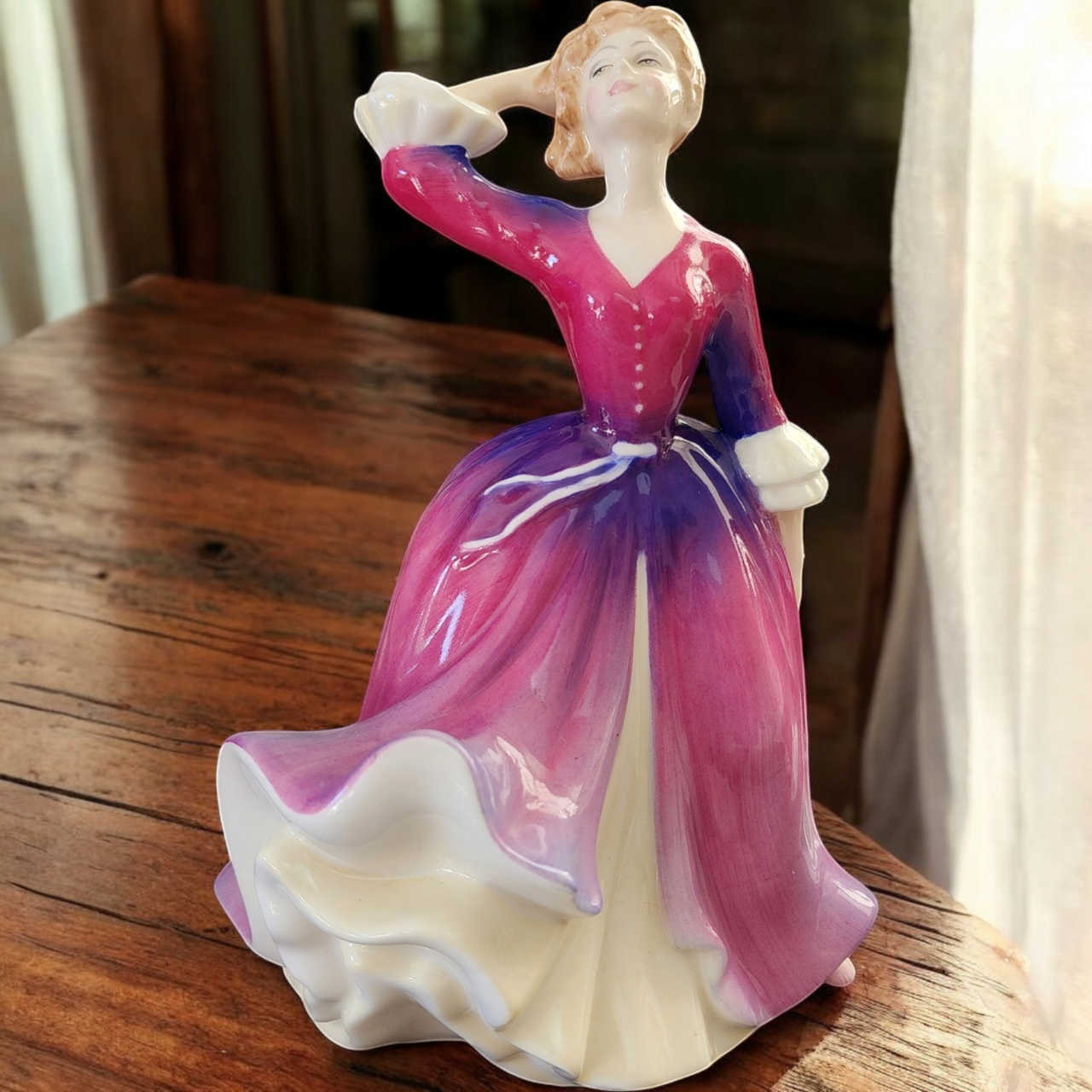 Royal Doulton Pretty Petites Ladies Melissa Figurine HN2467 No Box