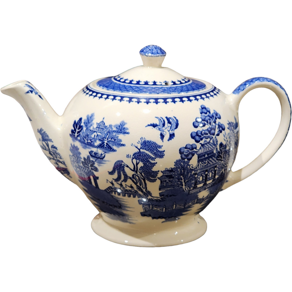 Sadler Blue Willow Design Teapot & Lid England 5CUP