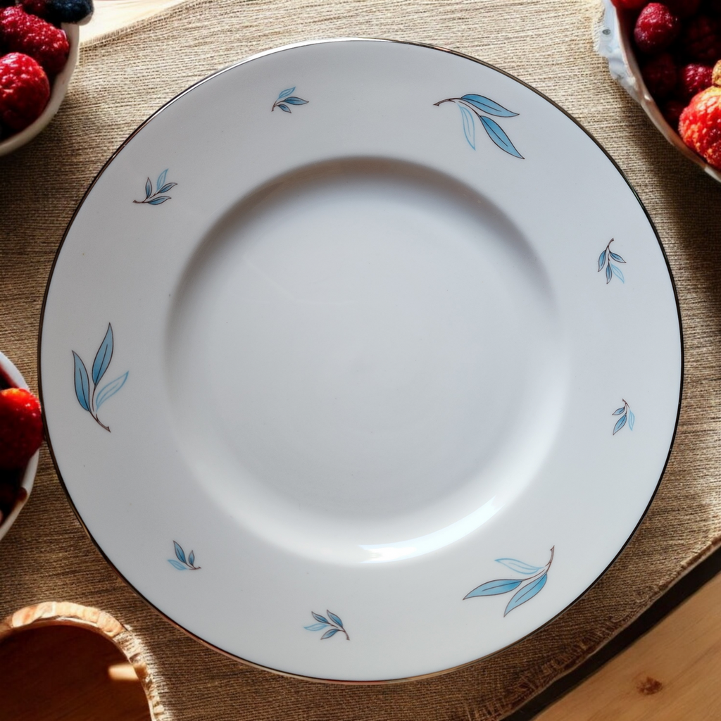 Syracuse Celeste Carolina Blue Leaves On White Platinum Trim Dinner Plate