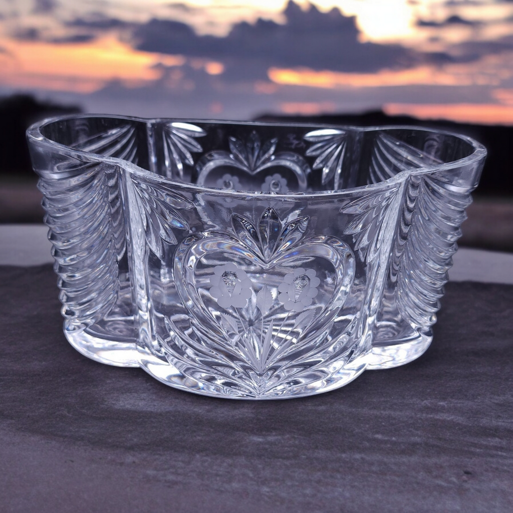 Unknown Manufacturer Swag Hearts Floral Lead Crystal Flower Vase