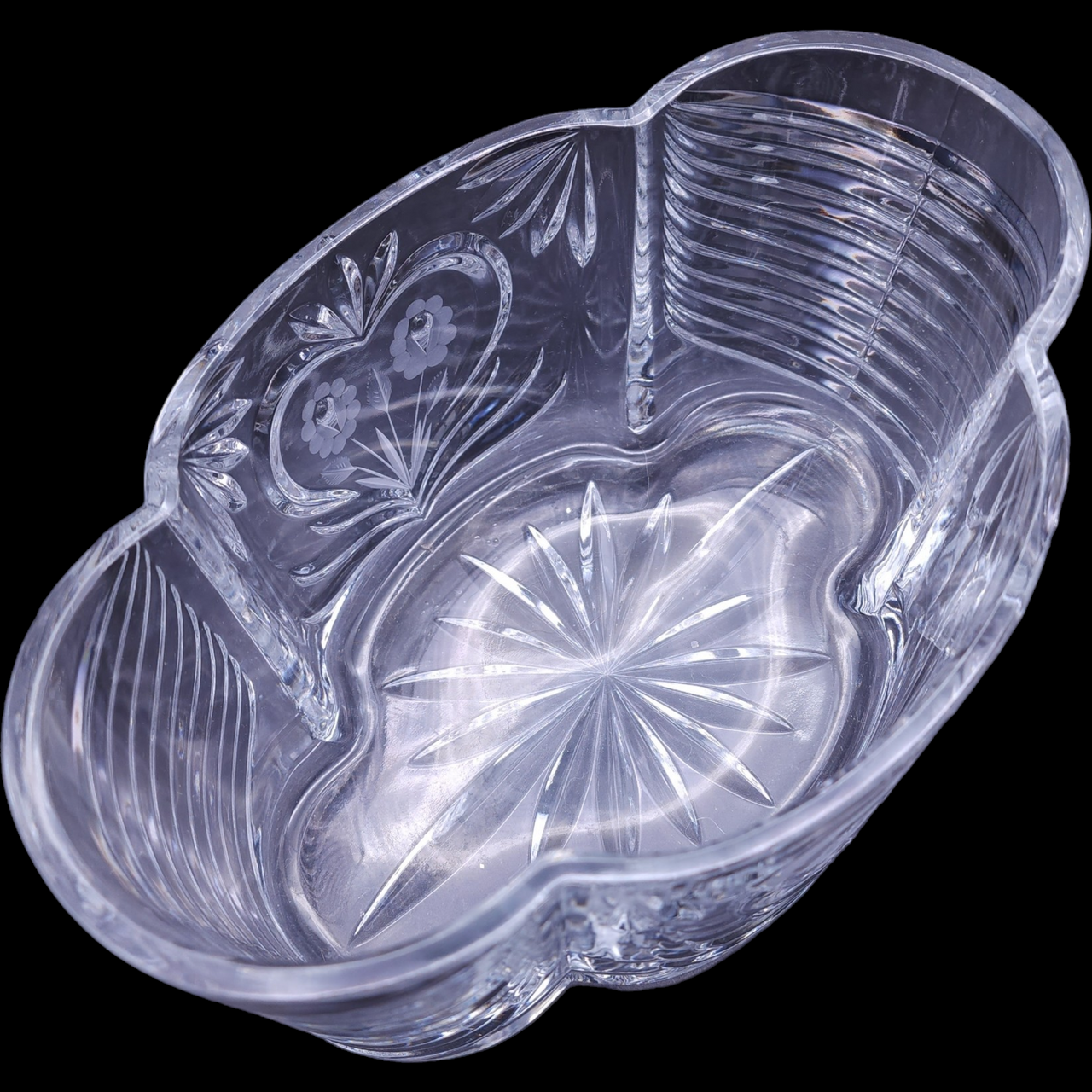 Unknown Manufacturer Swag Hearts Floral Lead Crystal Flower Vase