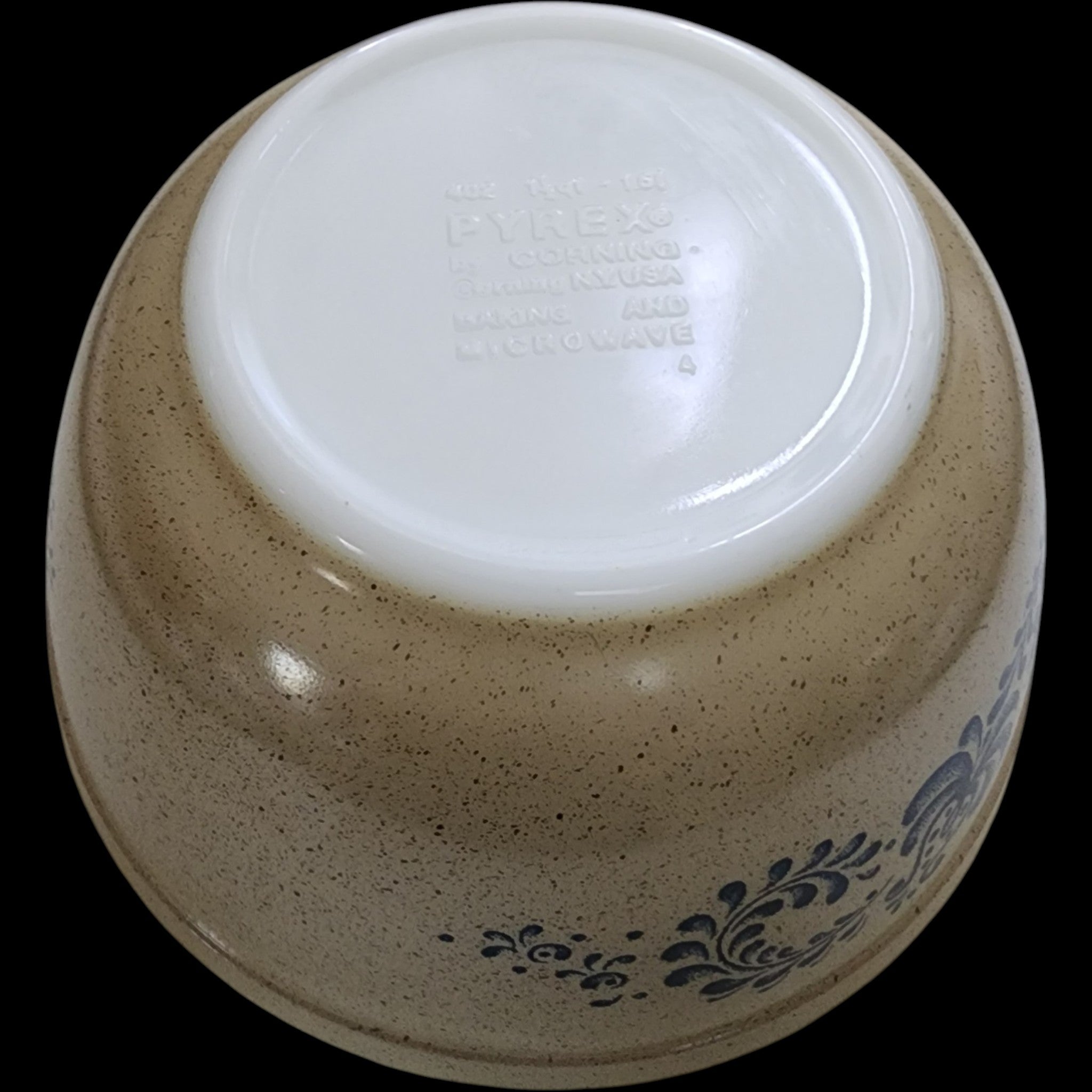 Vintage Pyrex Homestead 1.5 Qt Mixing Bowl #402