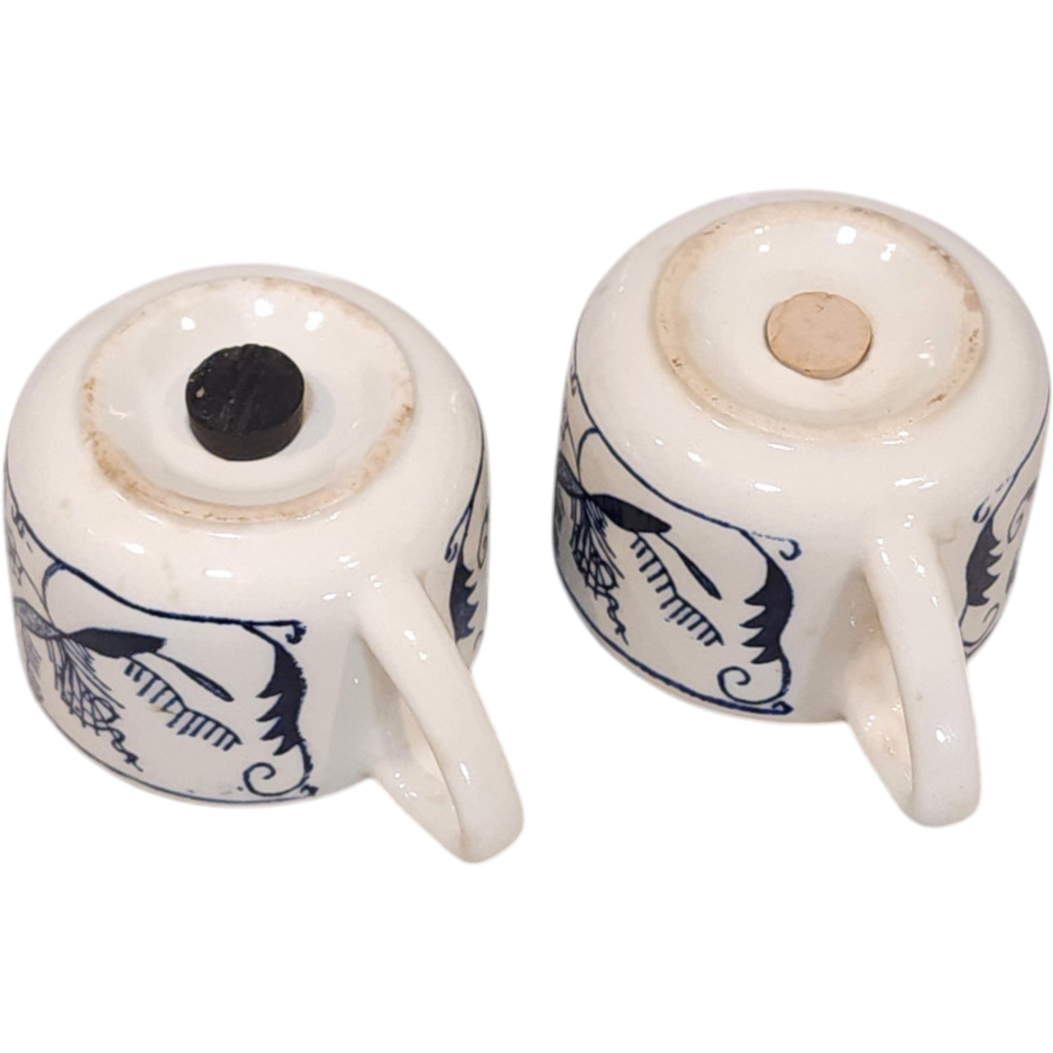 Vintage Royal USA Doorn Blue and White Salt and Pepper Shakers Set