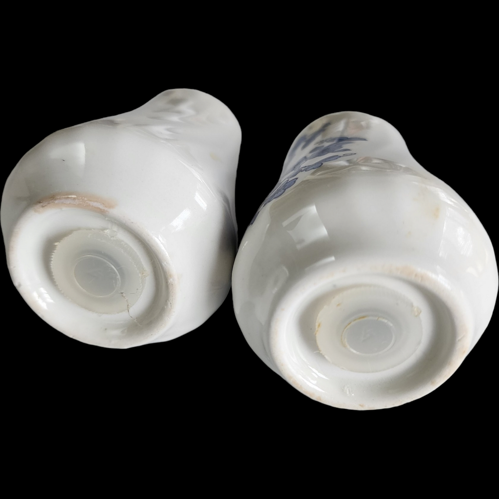 Wedgwood Royal Blue Floral Center Swirled Rim Salt & Pepper Set